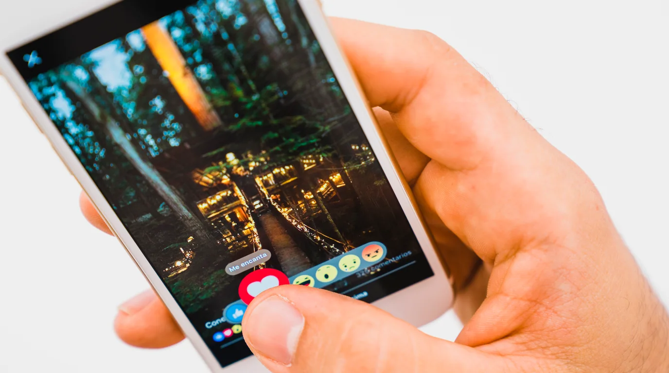 Best Apps to Blur Videos & Photos on iPhone (2026): On-Device Privacy vs. Cloud Editors