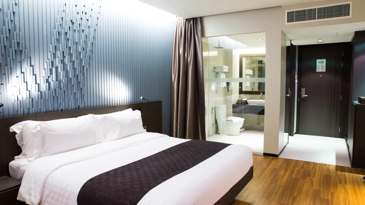 Expedia och hotellkedjans dolda kameror: kommersiell CCTV vs. hemliga buggar i stora märkesrum