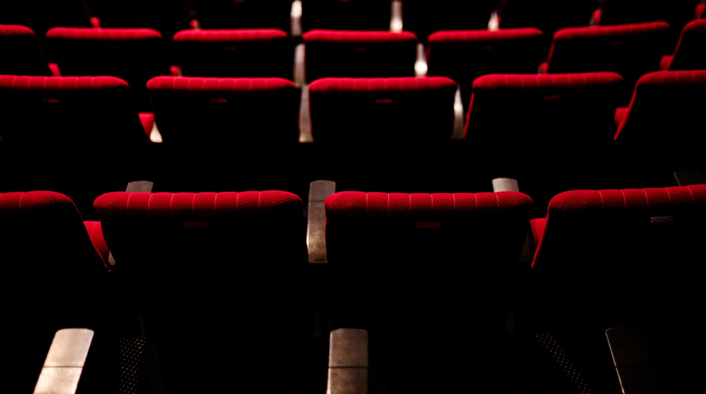 Spel- och filmpremiärhype: Spåra spellanseringar och filmfestivaler på iOS 18/26