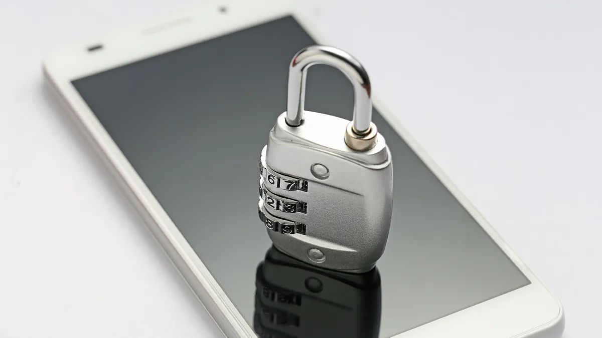 Vem kan se dina iPhone-kontakter? En sekretessgranskning som varje användare bör köra